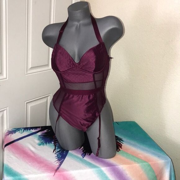 VICTORIA'S SECRET LINGERIE TEDDY BODYSUIT LIGHT PADDED UNDERWIRE. NWT - Picture 2 of 7